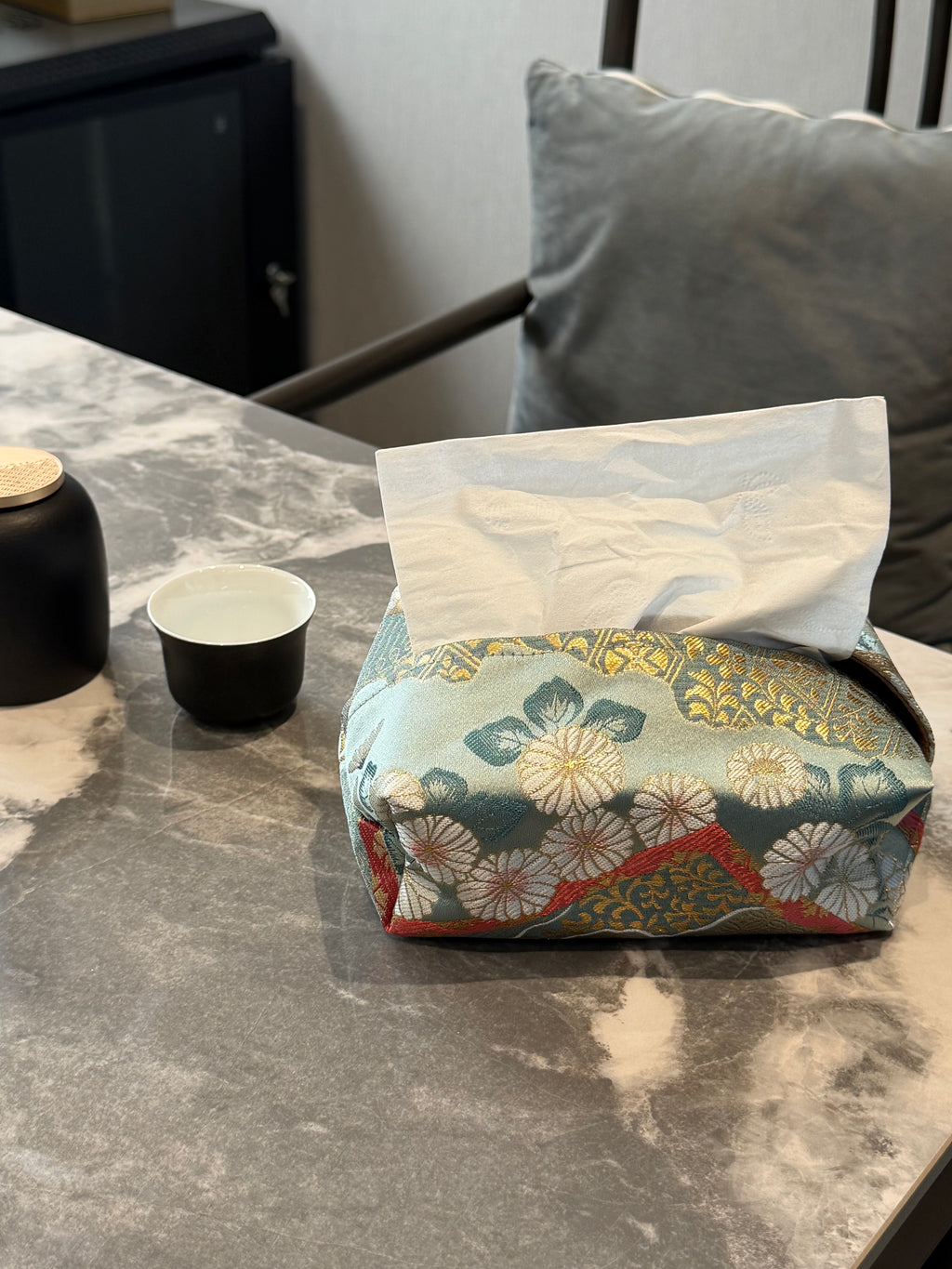 Vintage jacquard fabric tissue box cover-