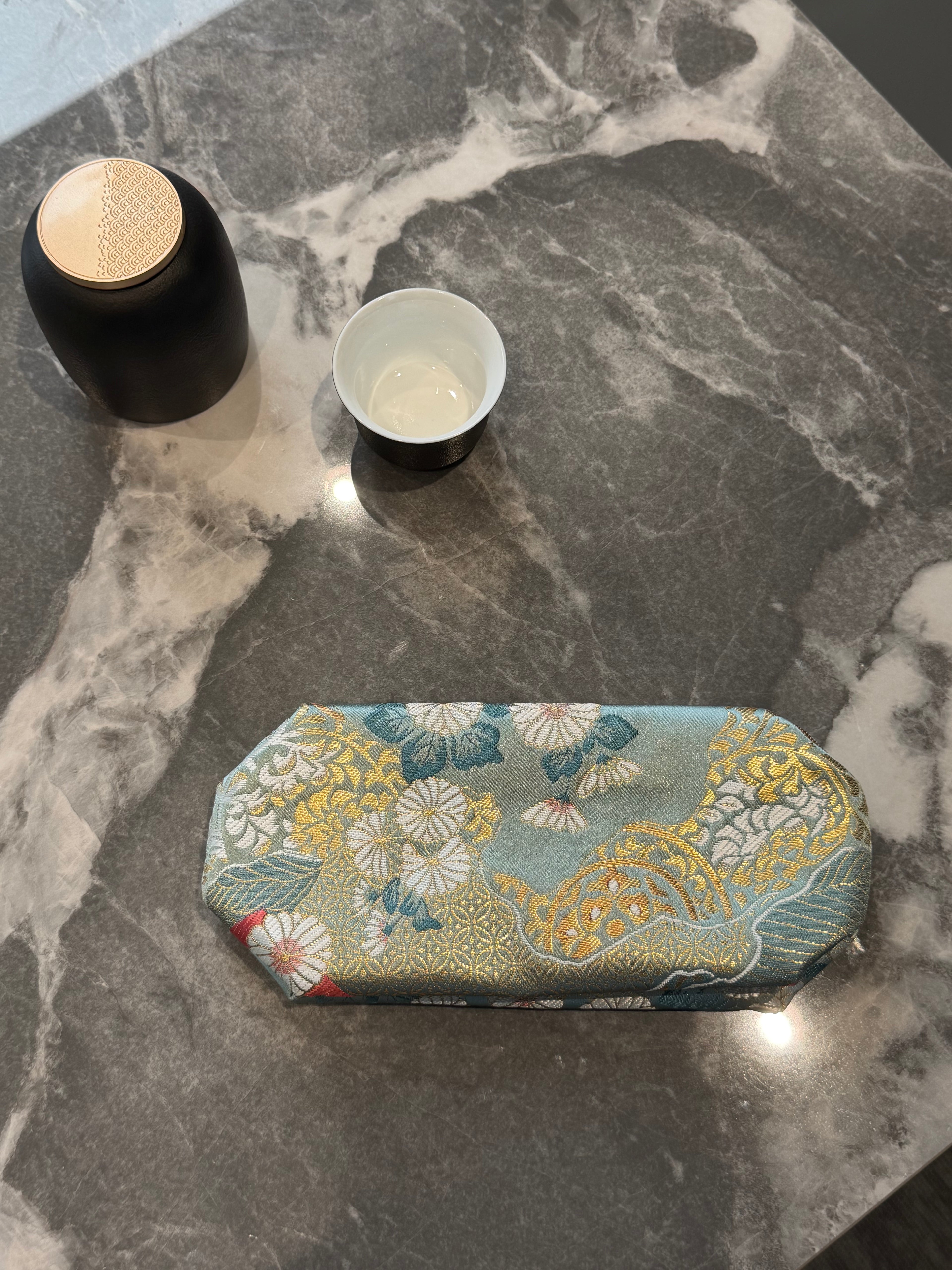Vintage jacquard fabric tissue box cover